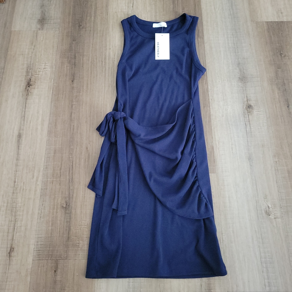 Chic Navy Sleeveless Midi Dress